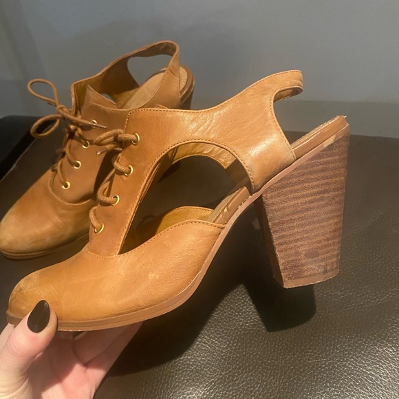 aldo heeled cut out lace up booties - Picture 3 of 3